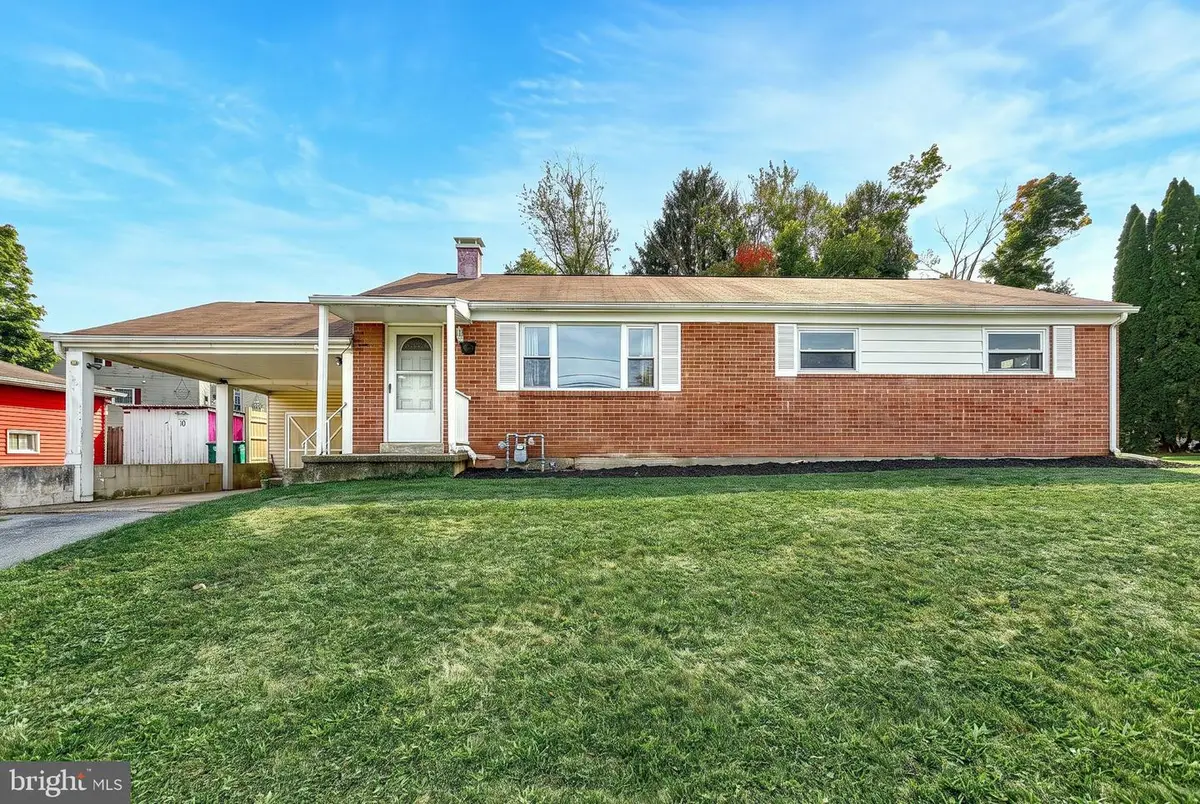 10 Dulles Dr E, Camp Hill, PA 17011 - #1