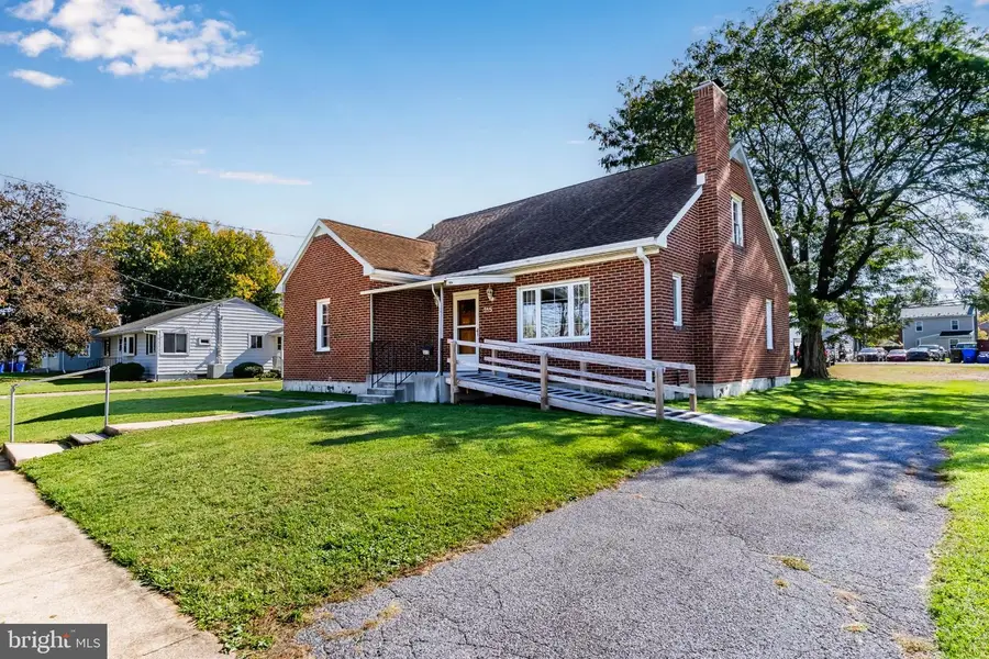 315 W Green St, Mechanicsburg, PA 17055 - #2