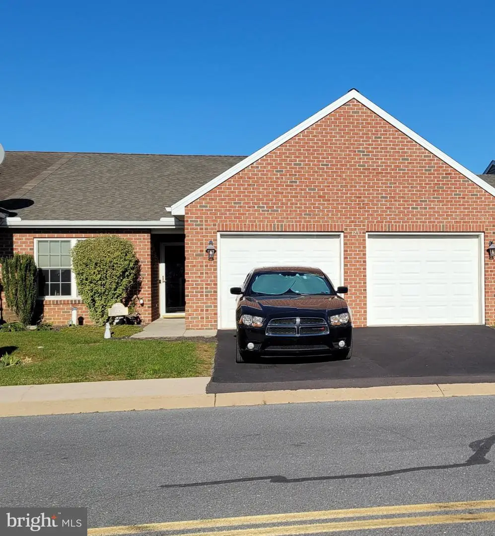125 Blackbird Ln, Shippensburg, PA 17257 - #1