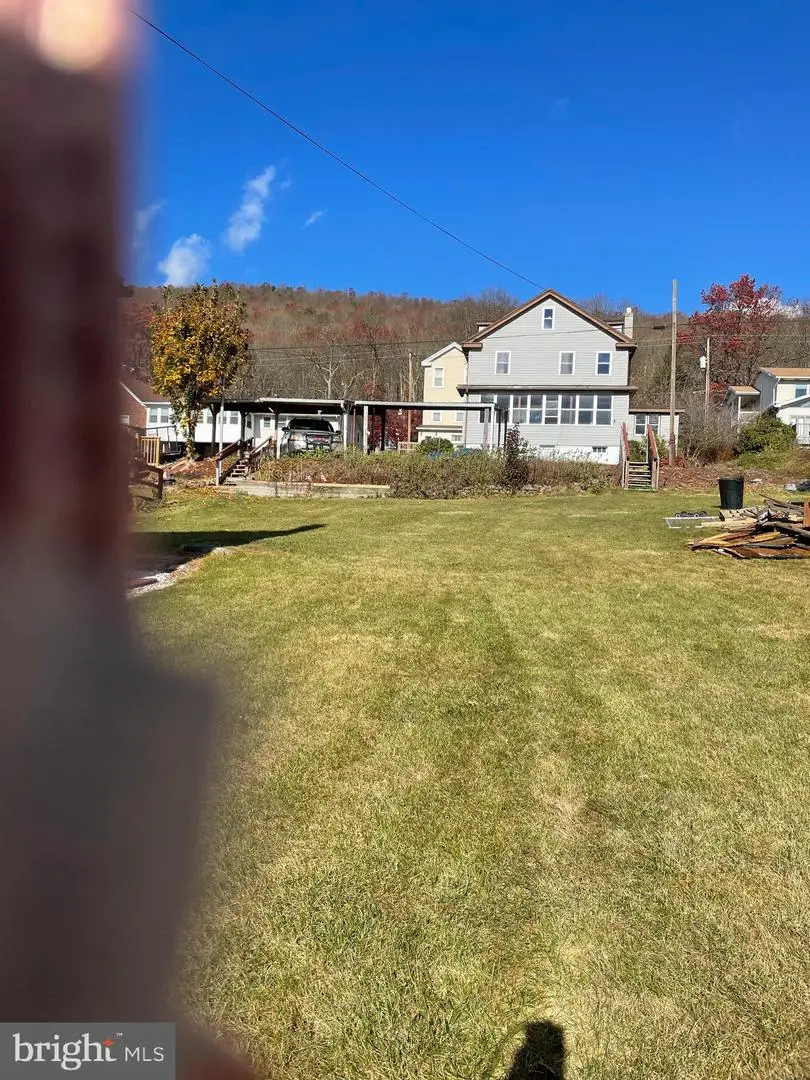 117 E Garibaldi Ave, Nesquehoning, PA 18240 - Image #1