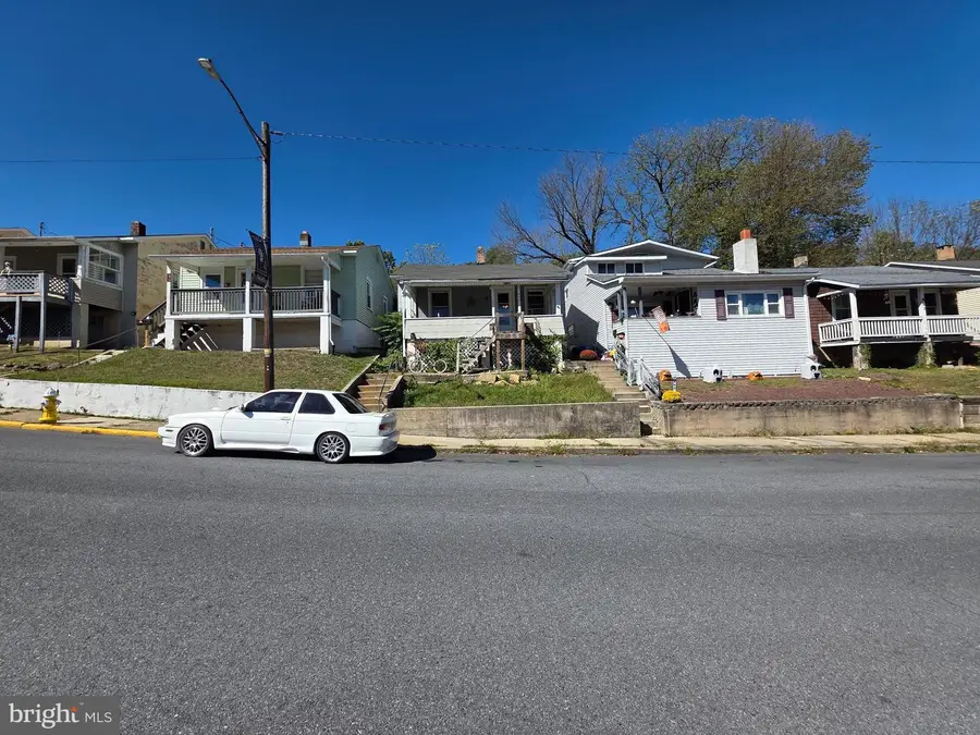 873 Edgemont Ave, Palmerton, PA 18071 - Image #2