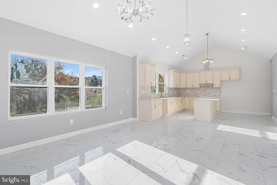 601 Fireline Rd, Palmerton, PA 18071 - Image #3