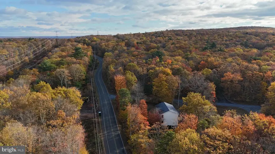 31 Orange Ln, Jim Thorpe, PA 18229 - Image #2