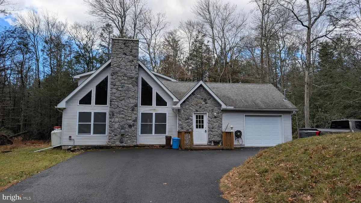 31 Rodda Rd, Lake Harmony, PA 18624 - Image #1