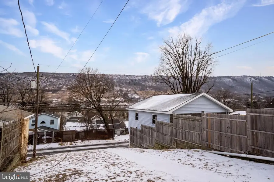 788 Edgemont Ave, Palmerton, PA 18071 - Image #3