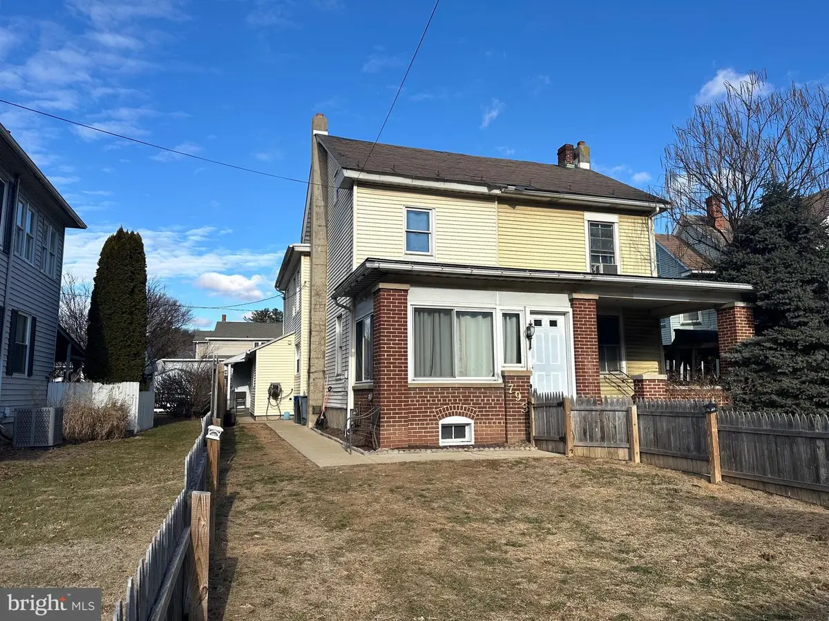793 Delaware Ave, Palmerton, PA 18071 - #1