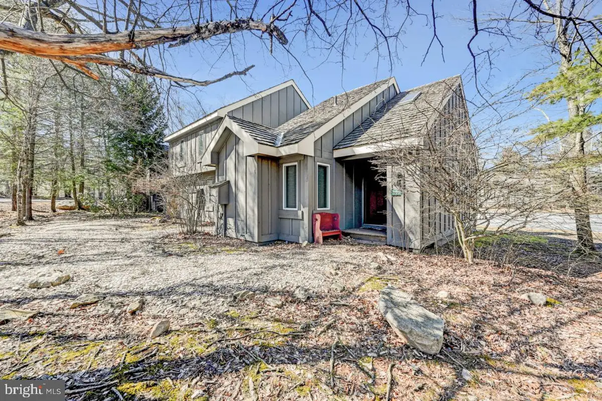 390 Snow Ridge Cir, Lake Harmony, PA 18624 - Image #1