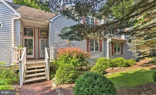 102 Laurelwoods Dr, LAKE HARMONY, PA 18624