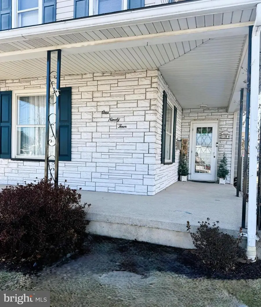 194 N 7th St, Lehighton, PA 18235 - #3