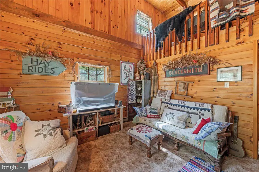 15 Locust Dr, Jim Thorpe, PA 18229 - #2