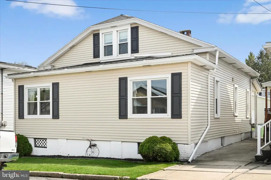 137 E Walter St, Summit Hill, PA 18250 - #3
