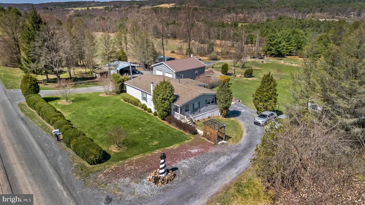 530 W Sunset Rd, Lehighton, PA 18235 - #1