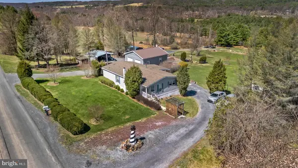 530 W Sunset Rd, LEHIGHTON, PA 18235