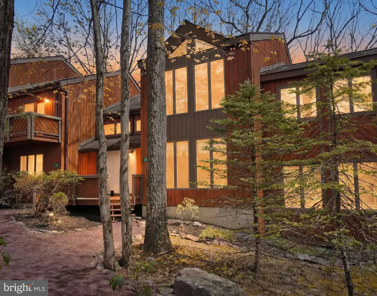 39 Ruffed Grouse Ct, Lake Harmony, PA 18624 - #1