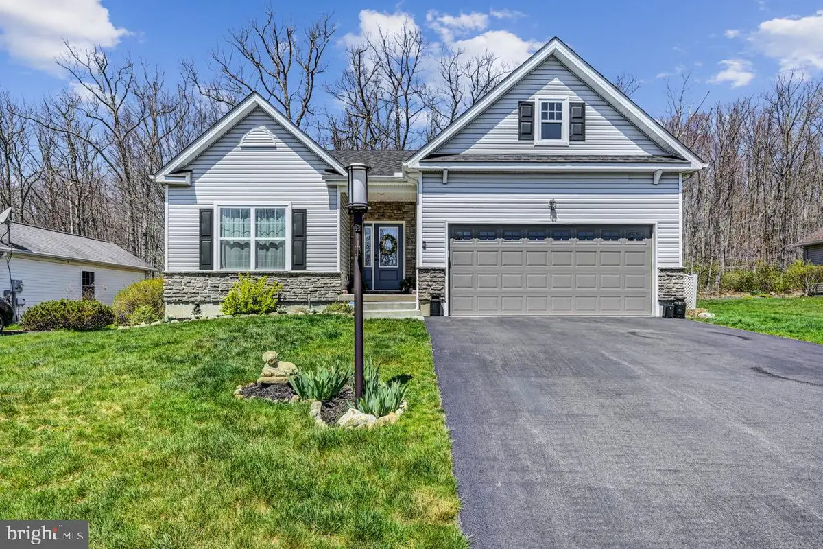 642 W Oak Ln, White Haven, PA 18661 - #1