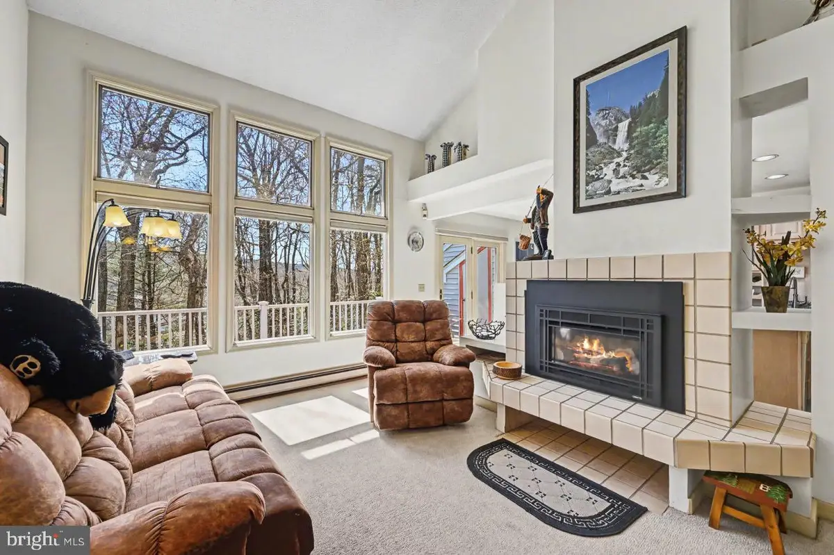 5 Beachwood Ct, Lake Harmony, PA 18624 - #1