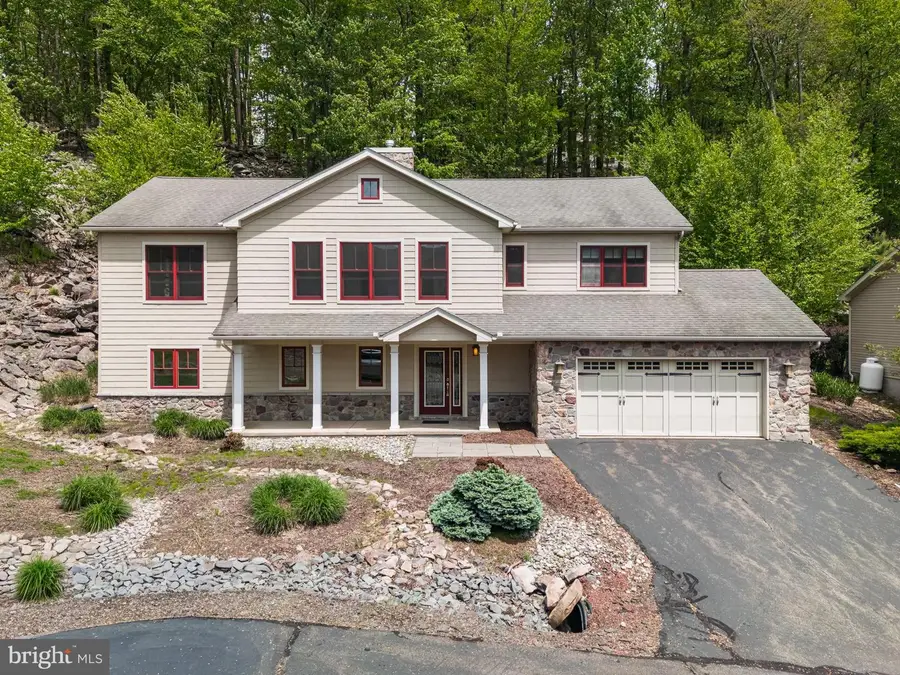 54 Bluestone Ct, Lake Harmony, PA 18624 - #2