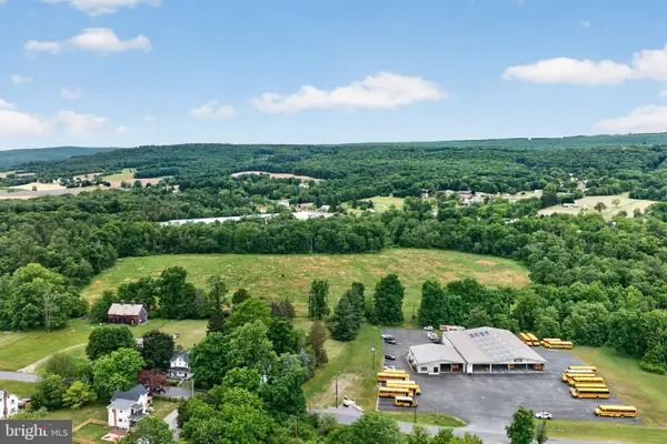 Ashtown Dr, LEHIGHTON, PA 18235