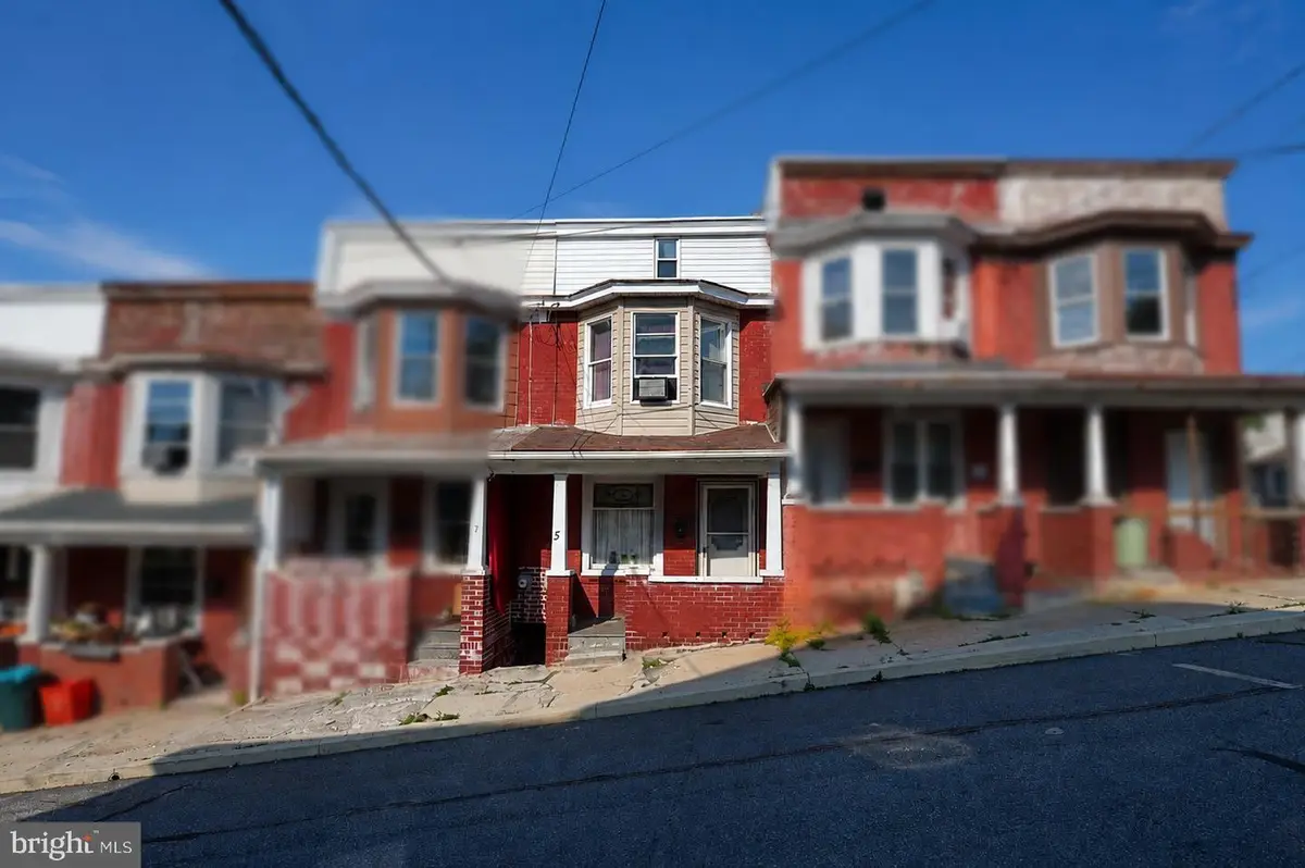 5 N Walnut St, Lansford, PA 18232 - #1