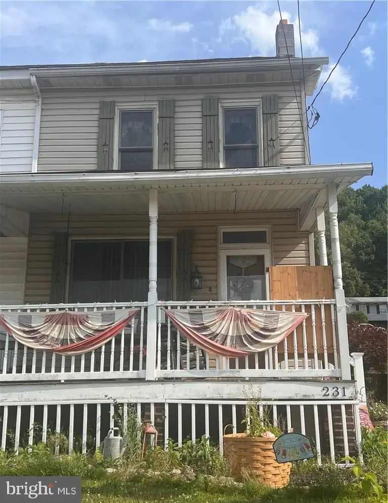 231 W Railroad St, Nesquehoning, PA 18240 - #1