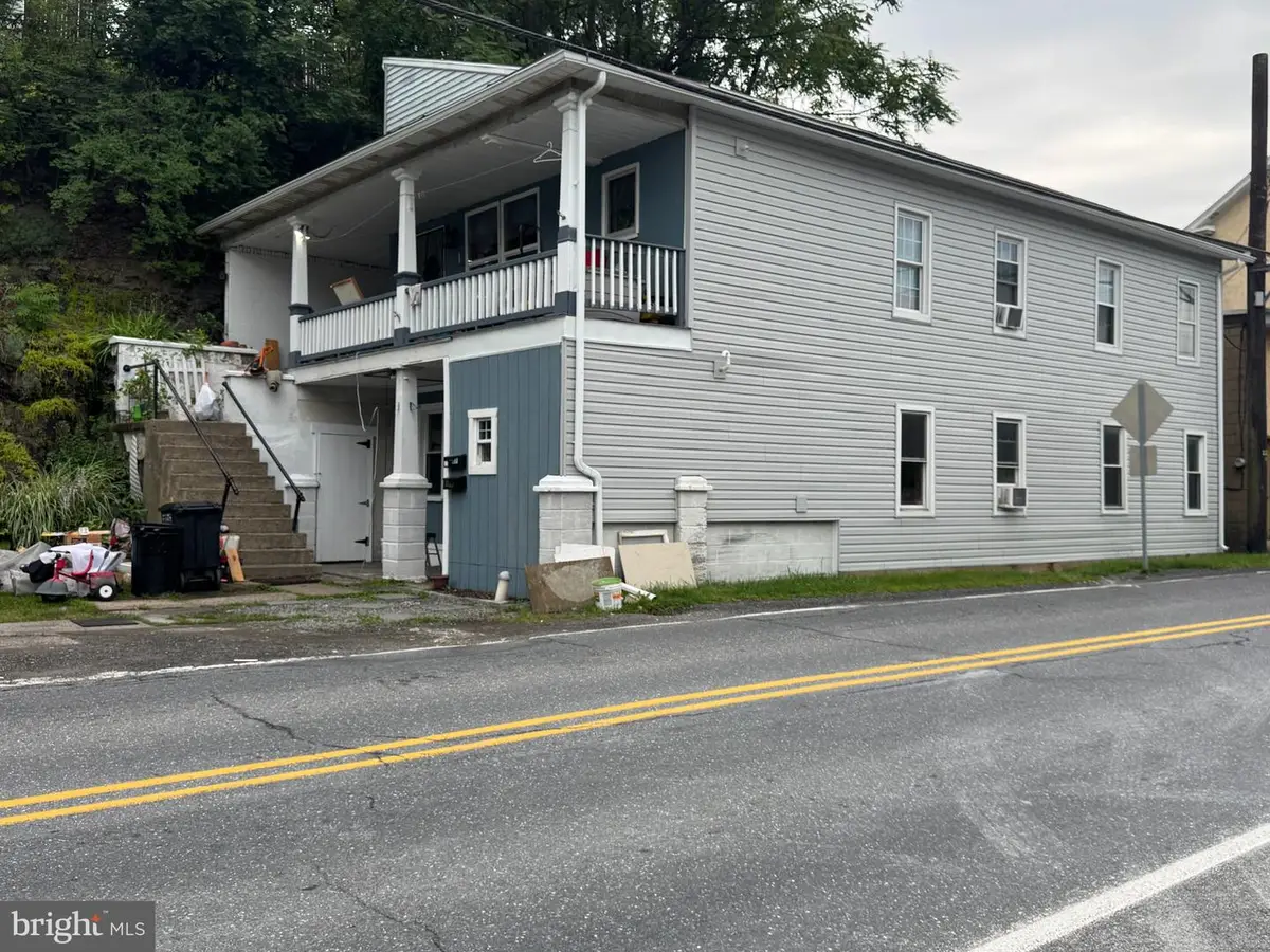 39 Canal St, Lehighton, PA 18235 - #1