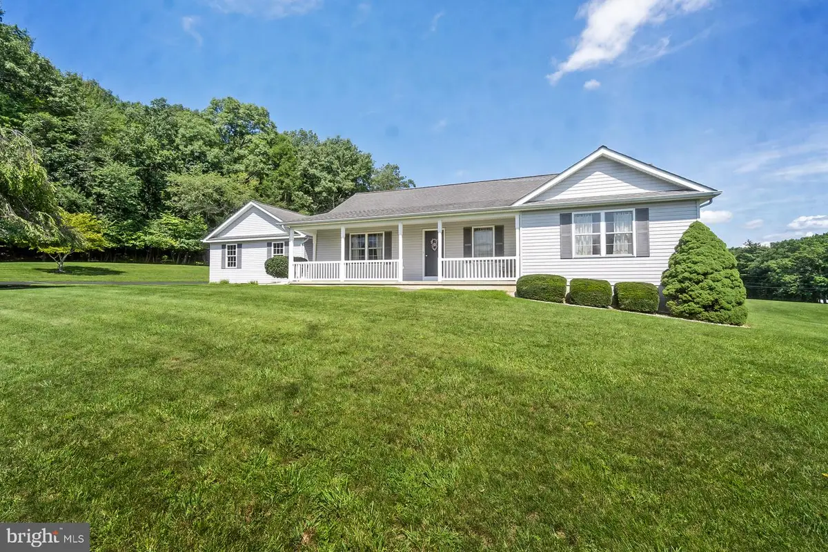 235 Country Acres Dr, Kunkletown, PA 18058 - #1