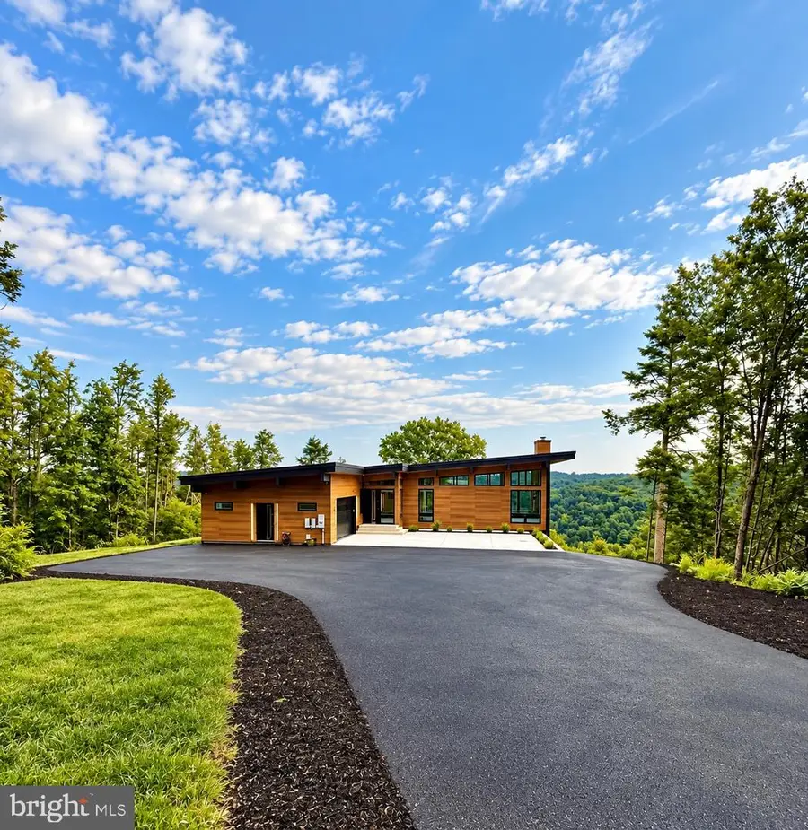 265 La Montage Dr, Palmerton, PA 18071 - #2
