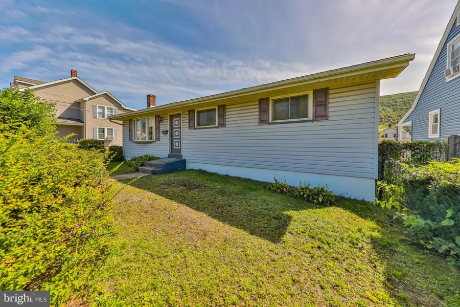 766 Franklin Ave, Palmerton, PA 18071 - #3