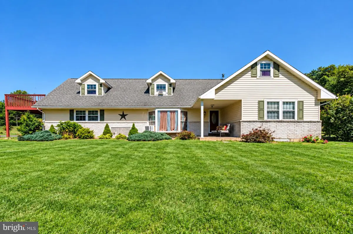 2415 Stagecoach Rd W, Palmerton, PA 18071 - #1