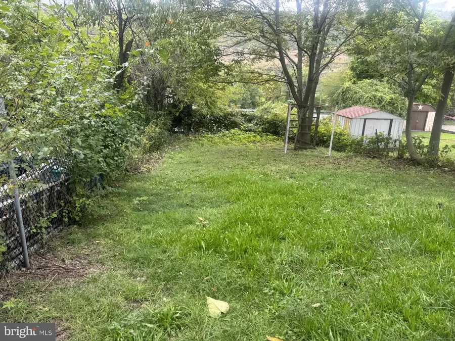 932 Edgemont Ave, Palmerton, PA 18071 - #2