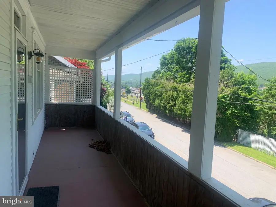 421 E Railroad St, Nesquehoning, PA 18240 - #3