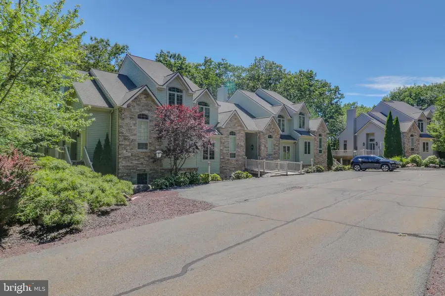 46 Mountainwoods Dr, Lake Harmony, PA 18624 - #3