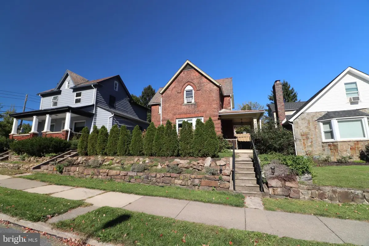211 Lafayette Ave, Palmerton, PA 18071 - #1