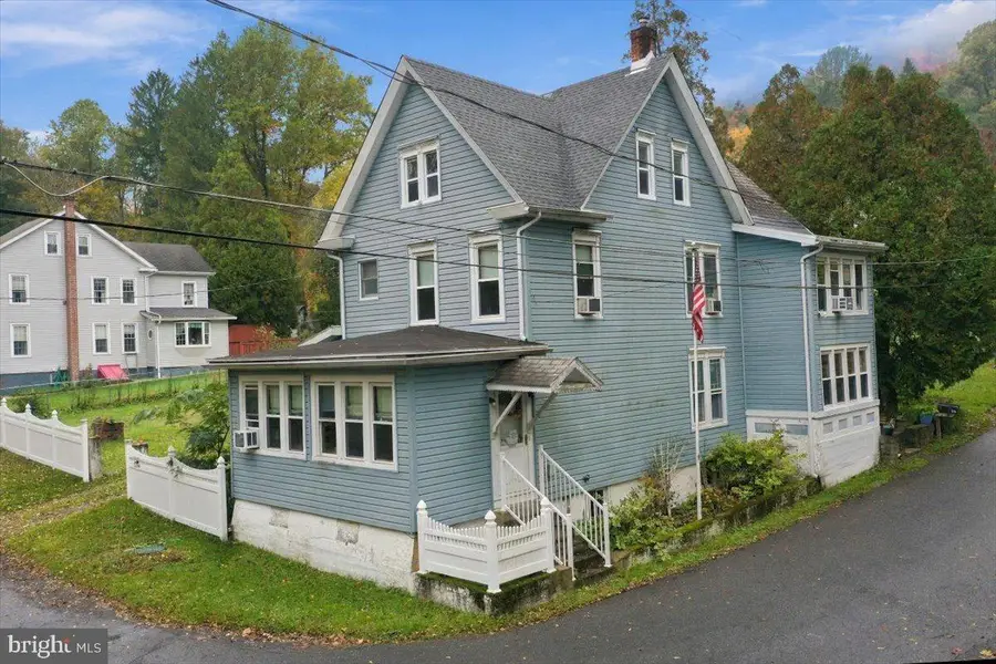800 Carbon St, Jim Thorpe, PA 18229 - #2