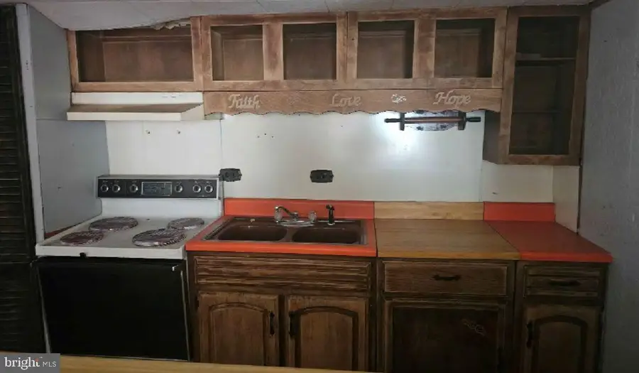 1018 W Hannah St, Houtzdale, PA 16651 - Image #3