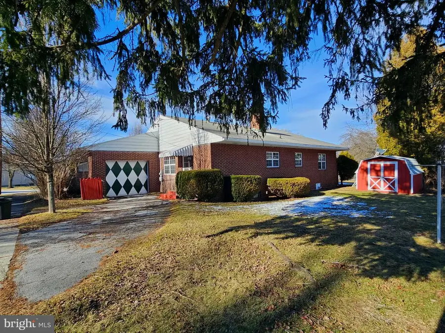 517 W Presqueisle St, Philipsburg, PA 16866 - #3