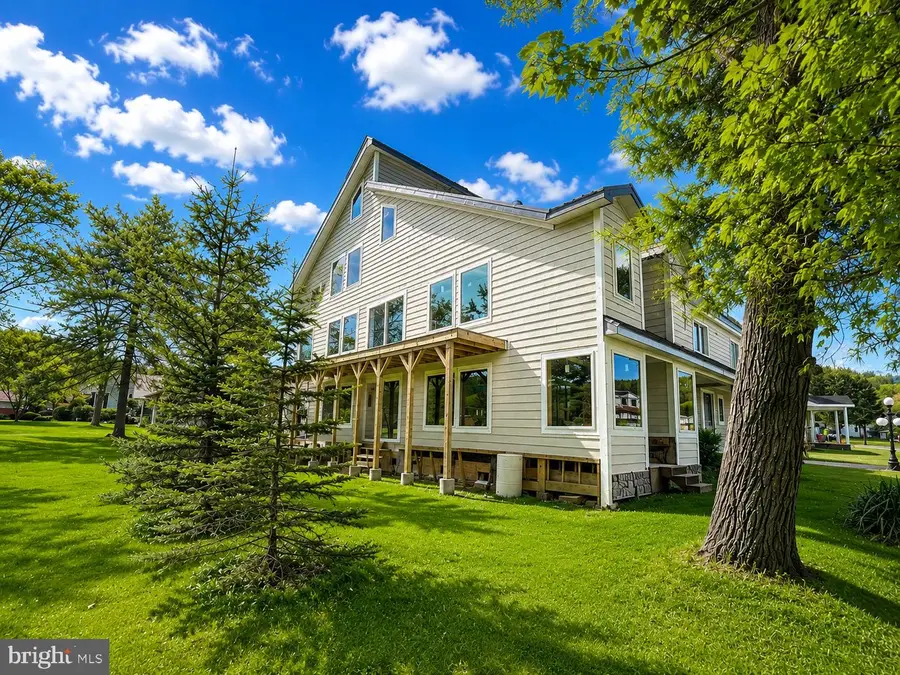 906 S 6th St, Clearfield, PA 16830 - #3