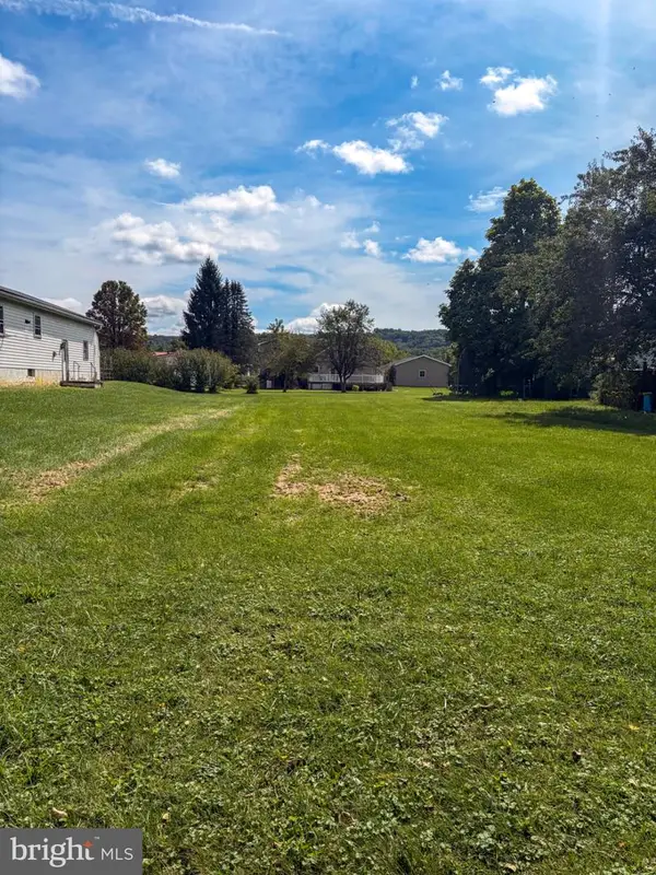 S 4th St, CLEARFIELD, PA 16830