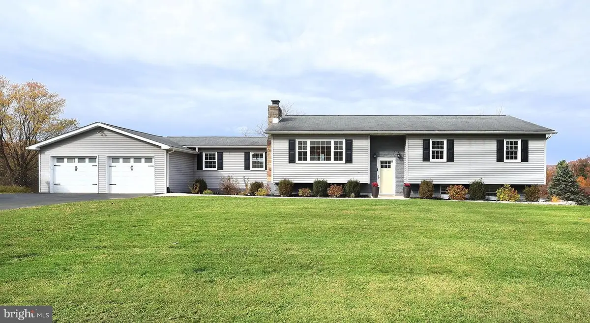 11 Hemlock Dr, Port Matilda, PA 16870 - Image #1