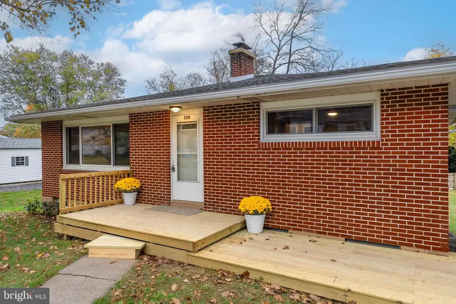 328 Lamp Post Ln, Boalsburg, PA 16827 - Image #2