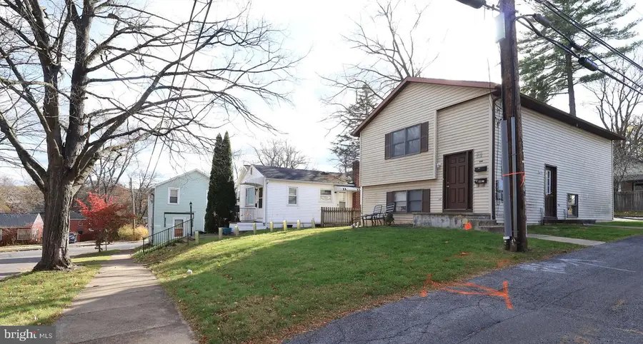 1014 Walnut St, State College, PA 16801 - Image #2