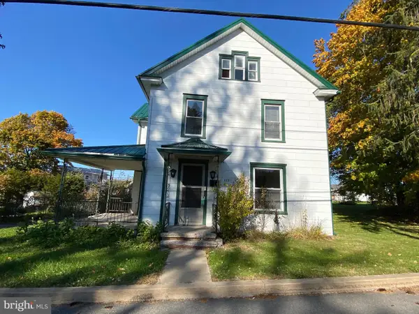 117 S Main St, PLEASANT GAP, PA 16823