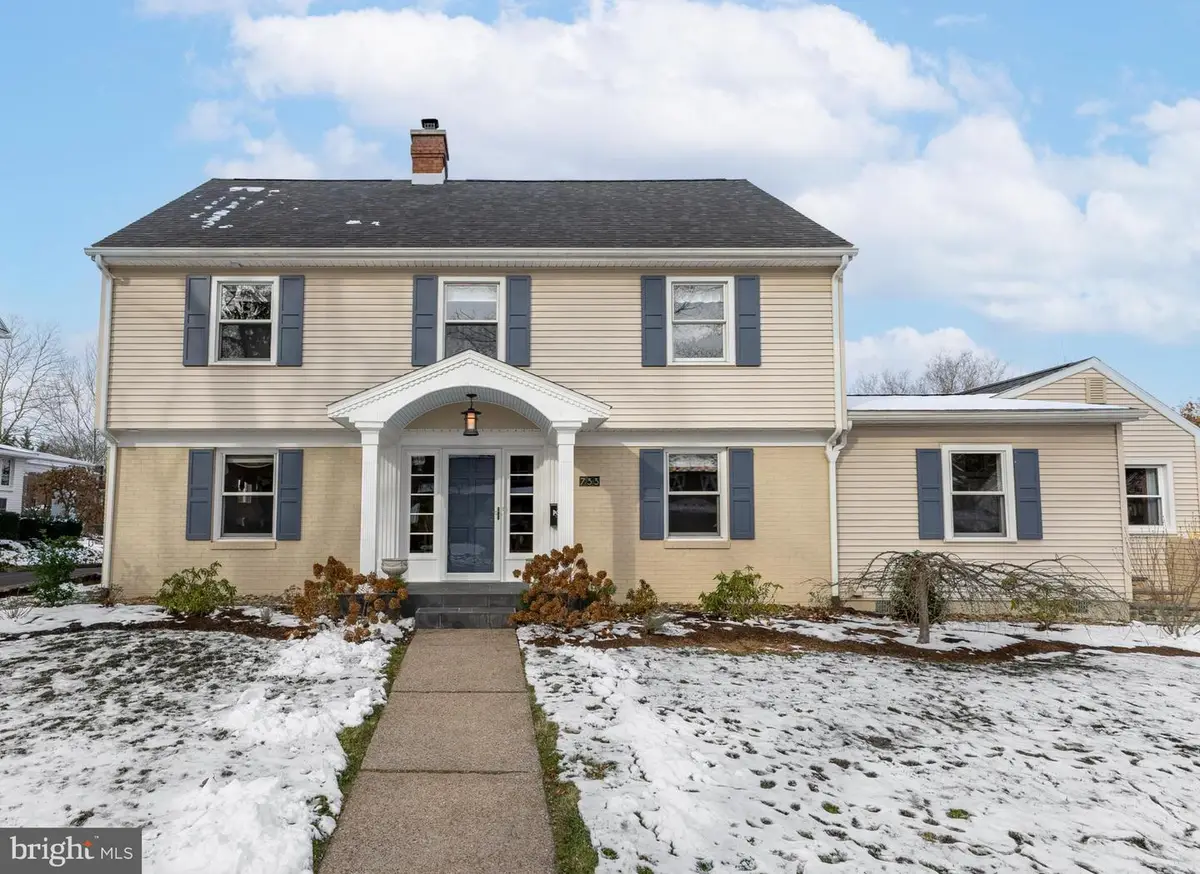733 W Foster Ave, State College, PA 16801 - Image #1