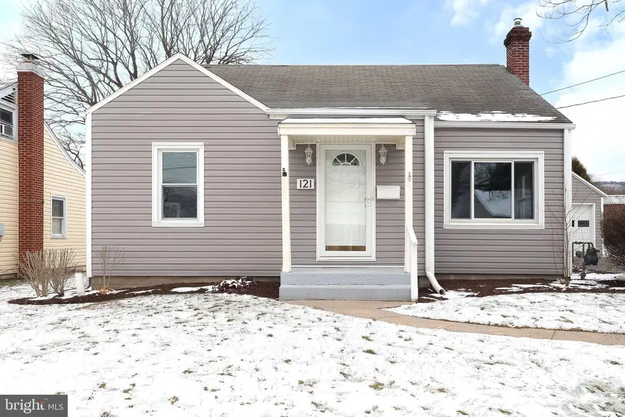 121 Harvey St, Pleasant Gap, PA 16823 - Image #2