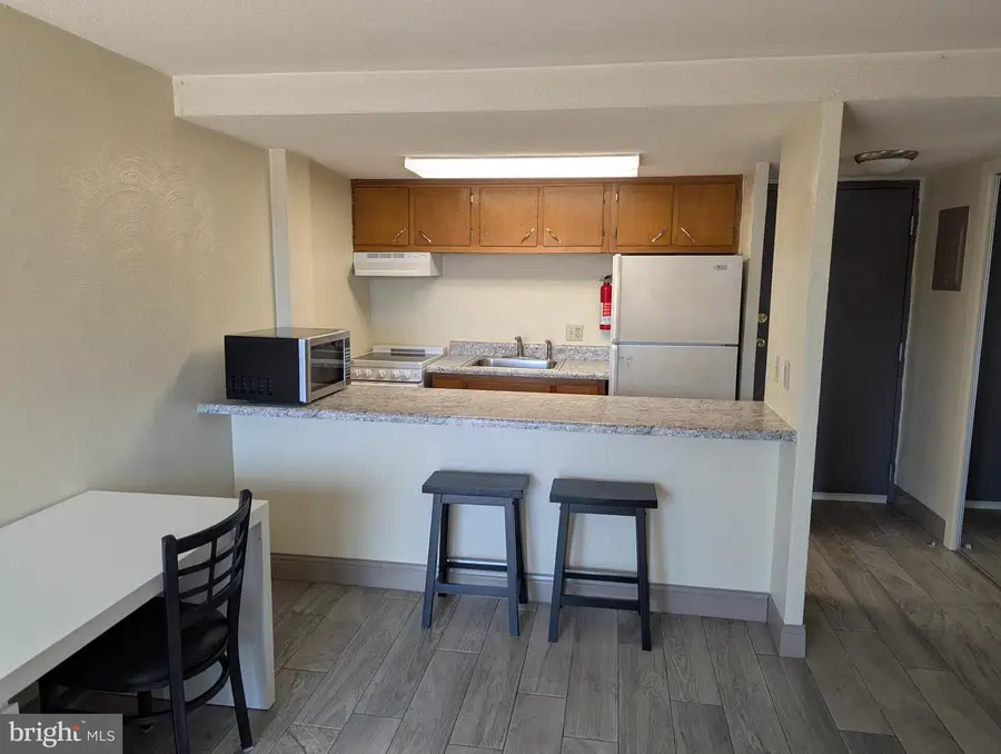 458 E College Ave, State College, PA 16801 - Image #3