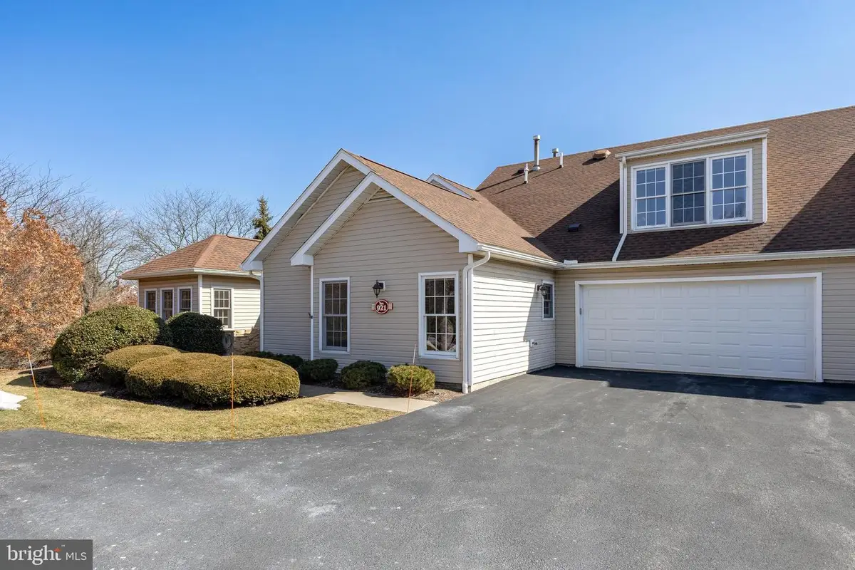 3301 Shellers Bnd #921, State College, PA 16801 - #1