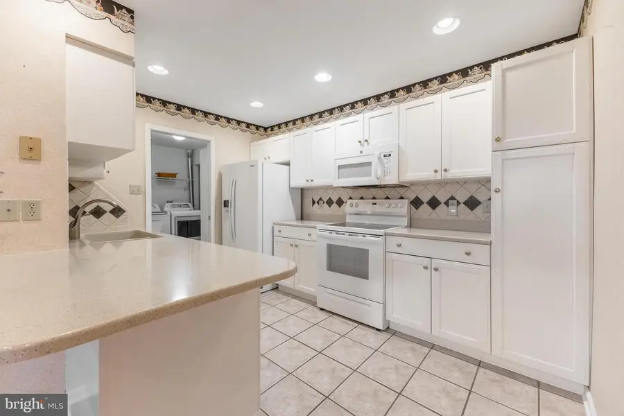 3301 Shellers Bnd #921, State College, PA 16801 - #3