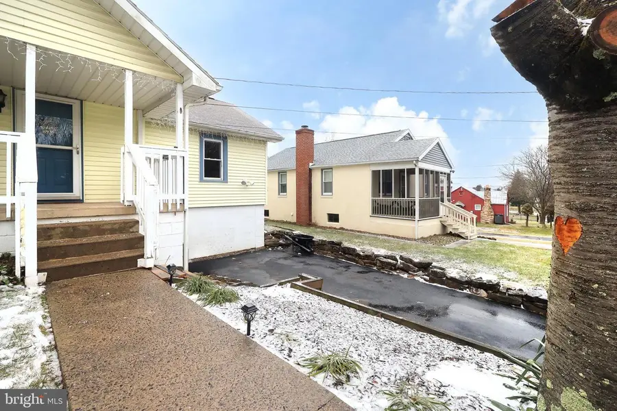 746 S Nixon Rd, Pine Grove Mills, PA 16868 - Image #3