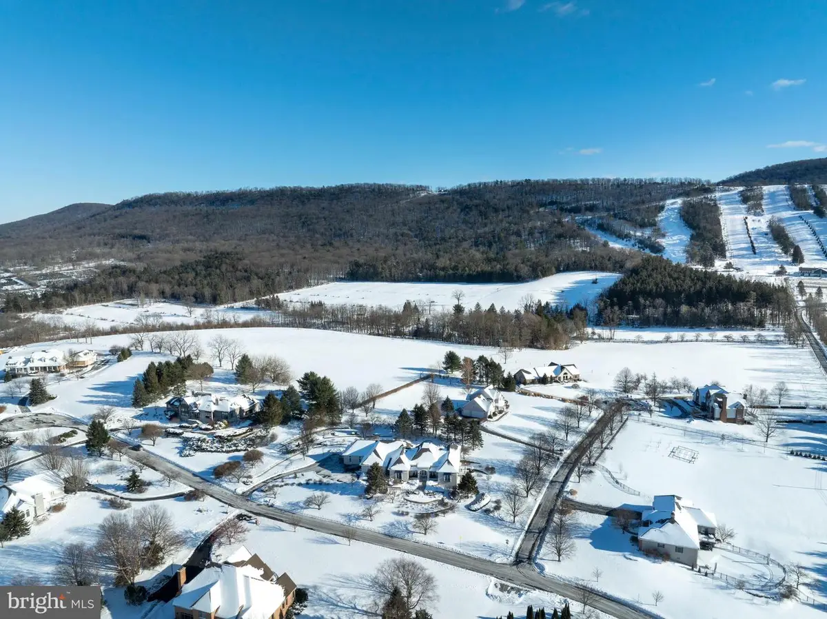 220 Mt Pleasant Dr, Boalsburg, PA 16827 - #1