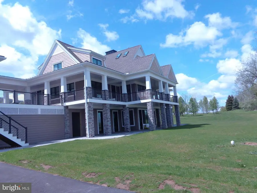 373 W Crestview Ave, Boalsburg, PA 16827 - #2